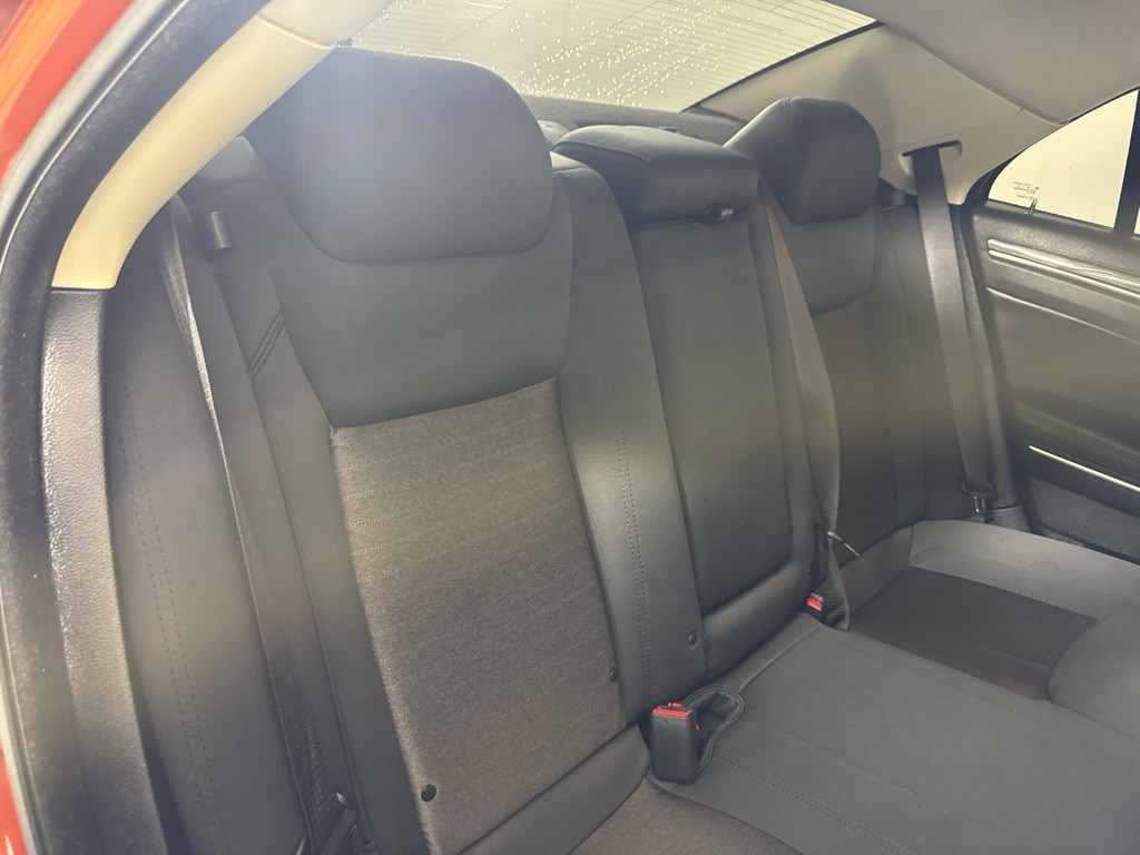 2020 Chrysler 300 Image 23