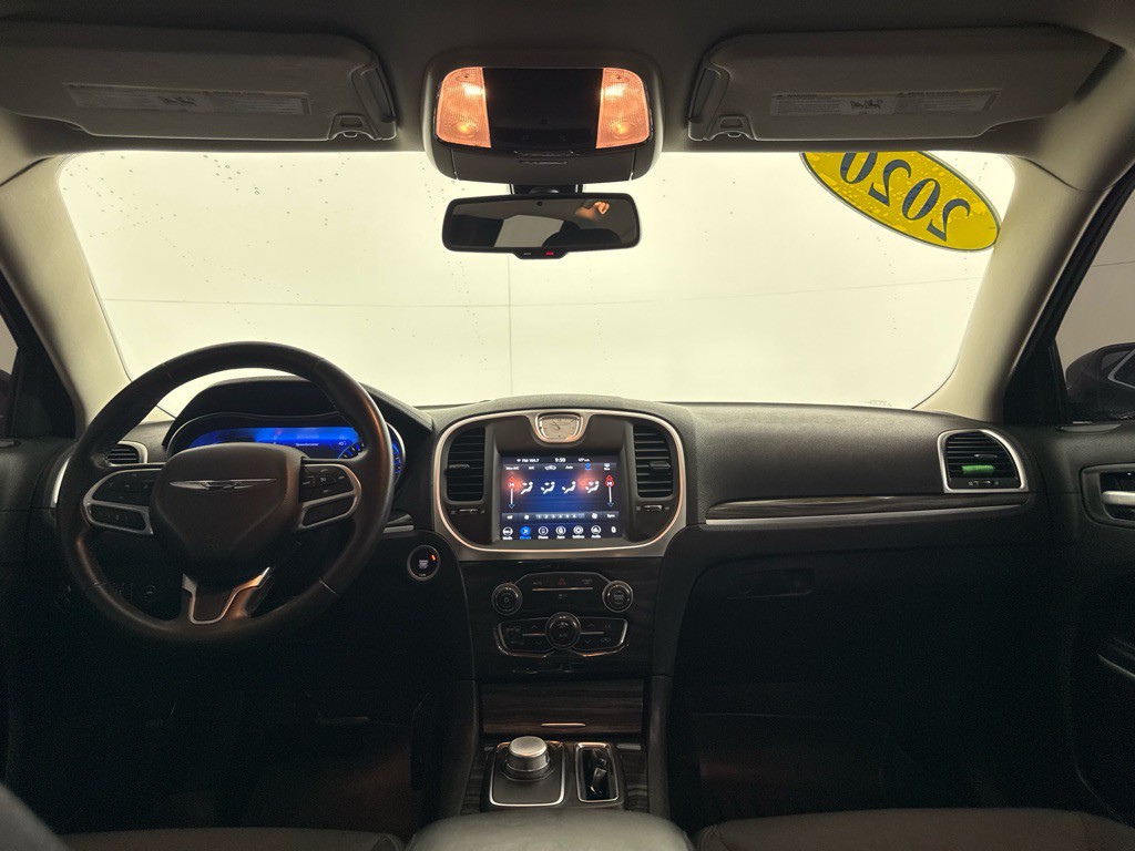 2020 Chrysler 300 Image 26