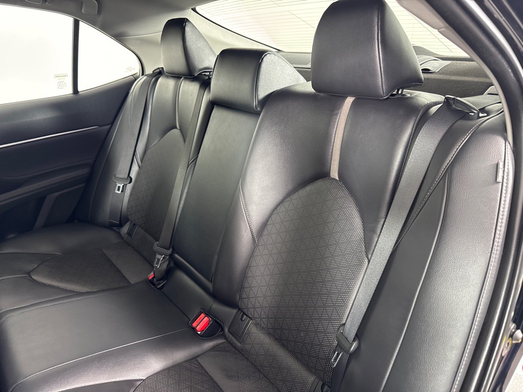 2018 Toyota Camry Image 20