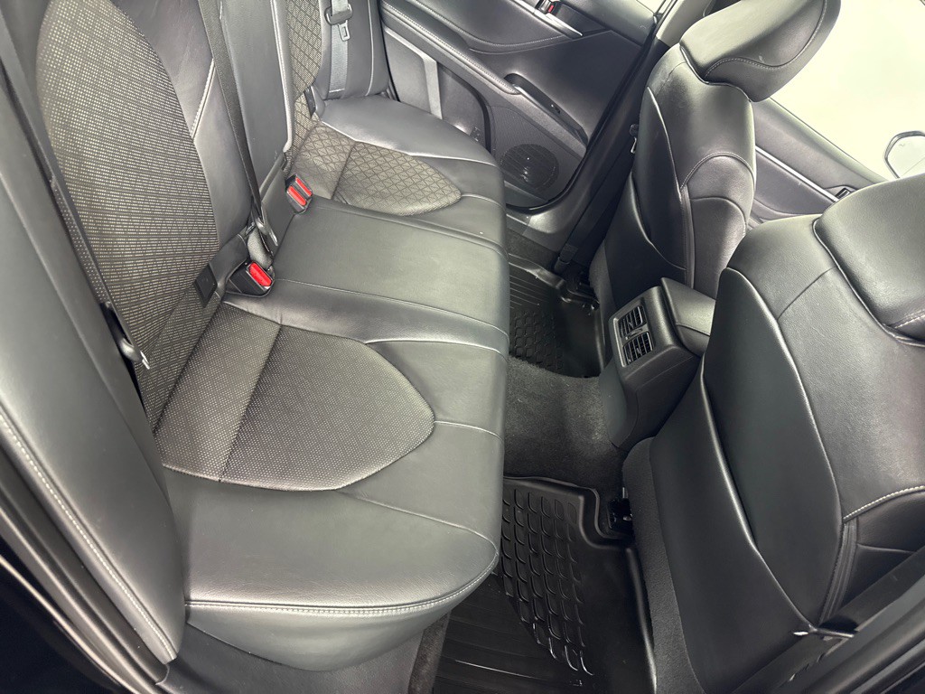 2018 Toyota Camry Image 21