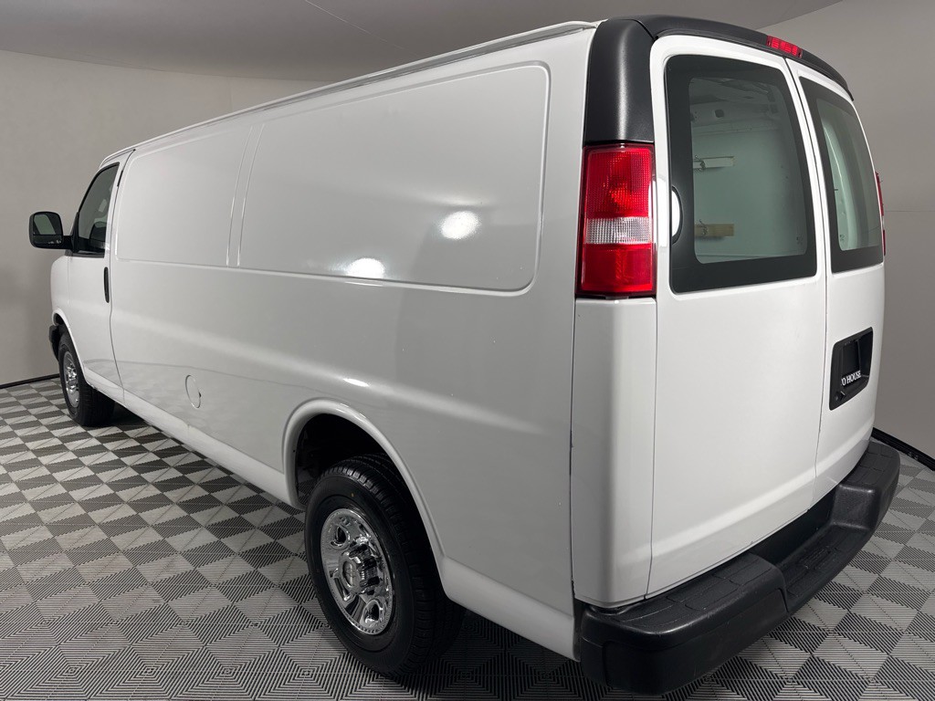 2020 Chevrolet Express Image 5