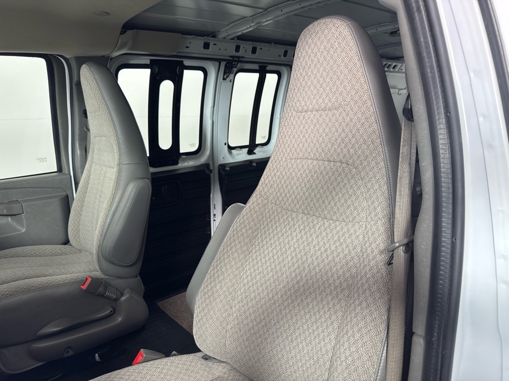 2020 Chevrolet Express Image 11