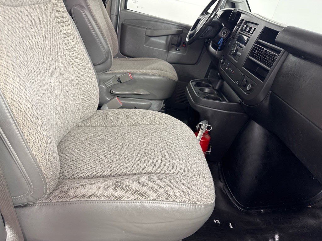 2020 Chevrolet Express Image 17