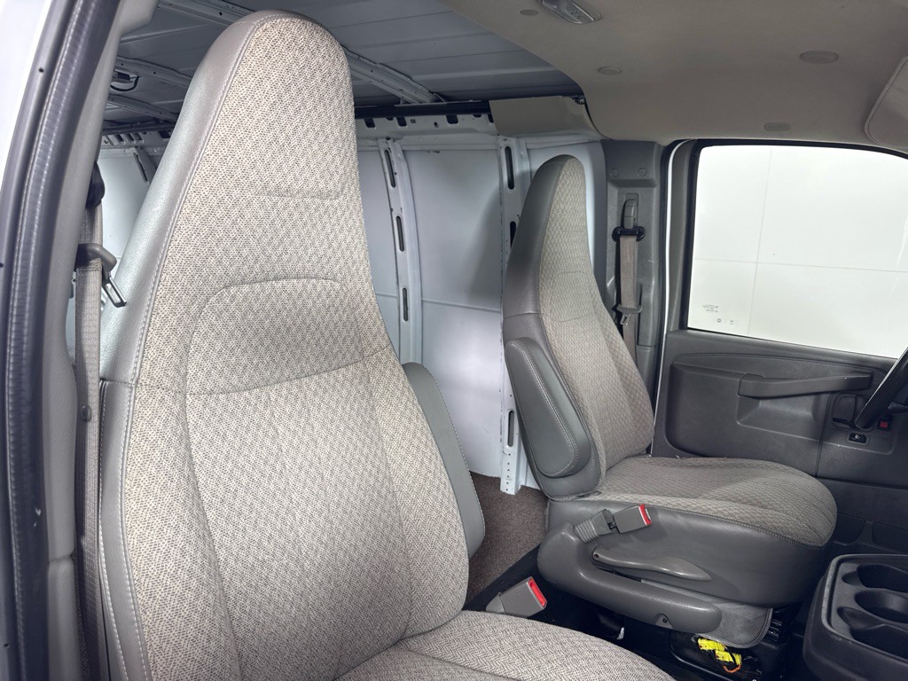2020 Chevrolet Express Image 18