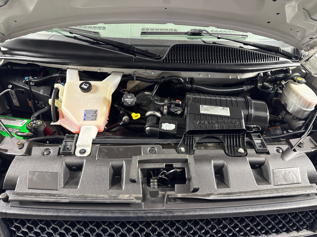 2020 Chevrolet Express Image 20