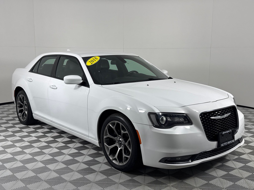 2018 Chrysler 300 Image 3