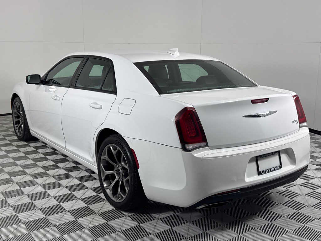 2018 Chrysler 300 Image 7