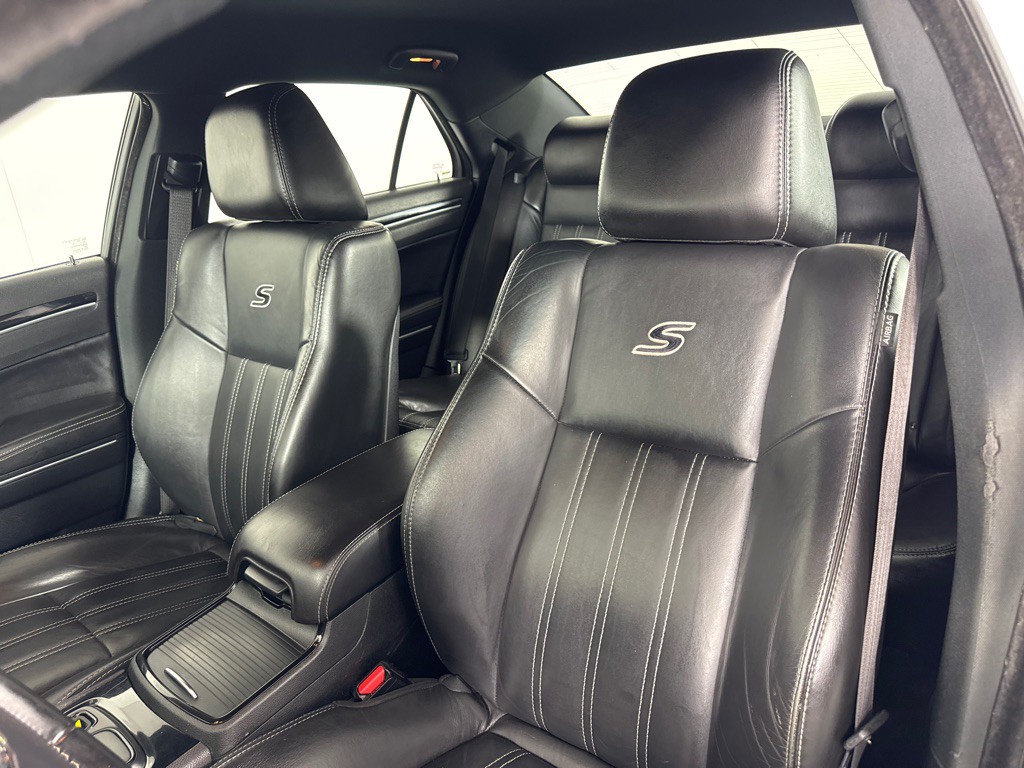 2018 Chrysler 300 Image 13