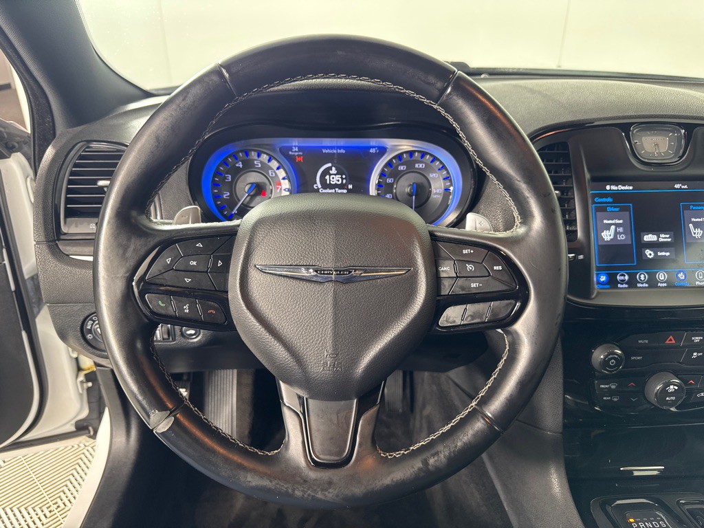 2018 Chrysler 300 Image 15