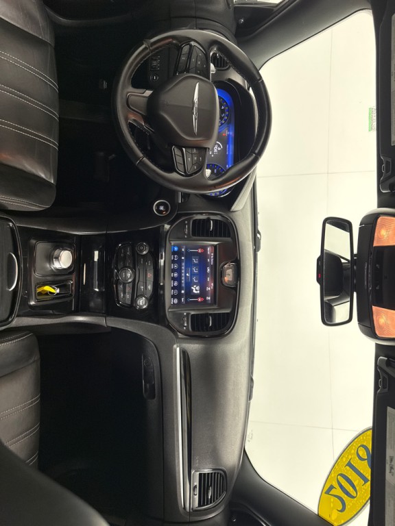 2018 Chrysler 300 Image 25