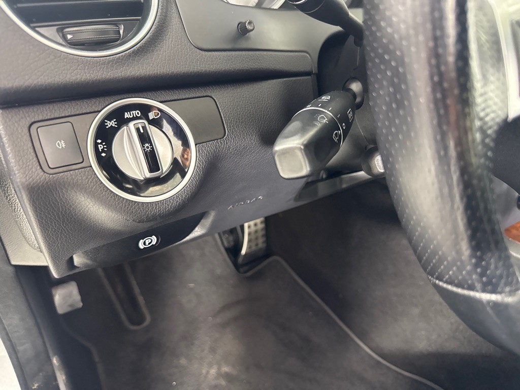 2012 Mercedes-Benz C-Class Image 16