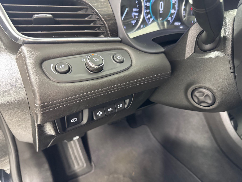 2017 Buick Lacrosse Image 16