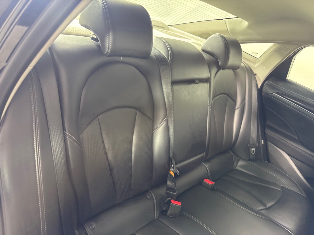 2017 Buick Lacrosse Image 24