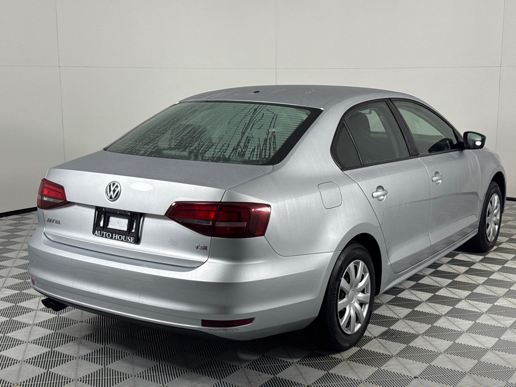 2016 Volkswagen Jetta Image 5