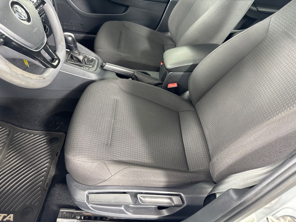 2016 Volkswagen Jetta Image 12