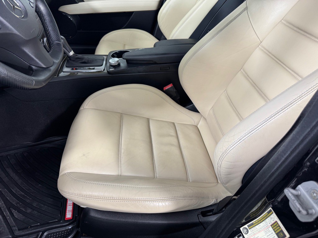 2010 Mercedes-Benz C-Class Image 12