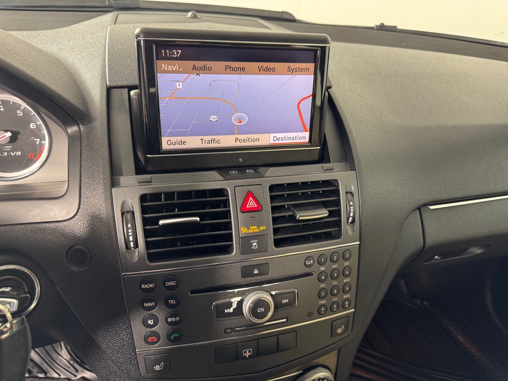 2010 Mercedes-Benz C-Class Image 17