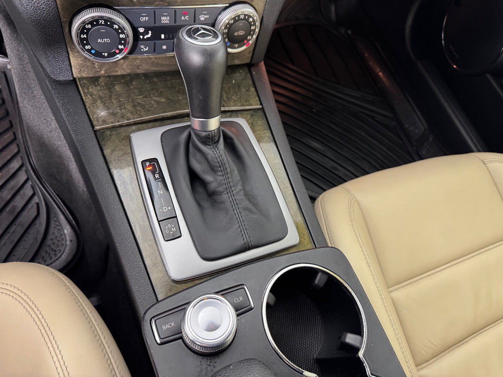 2010 Mercedes-Benz C-Class Image 19