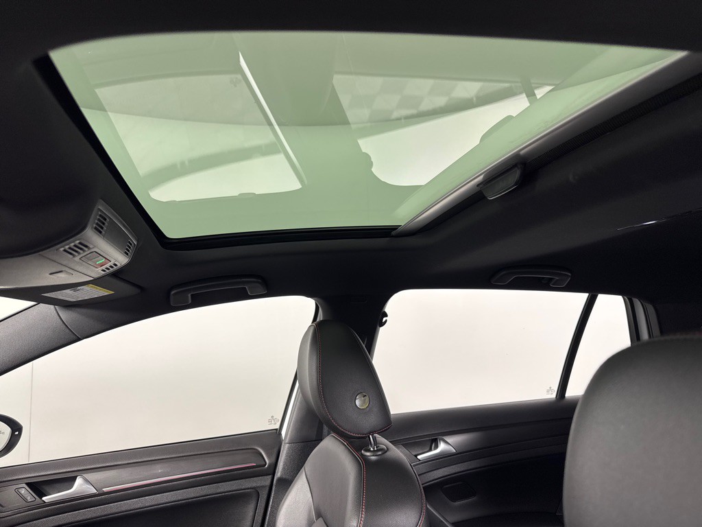 2021 Volkswagen GTI Image 15