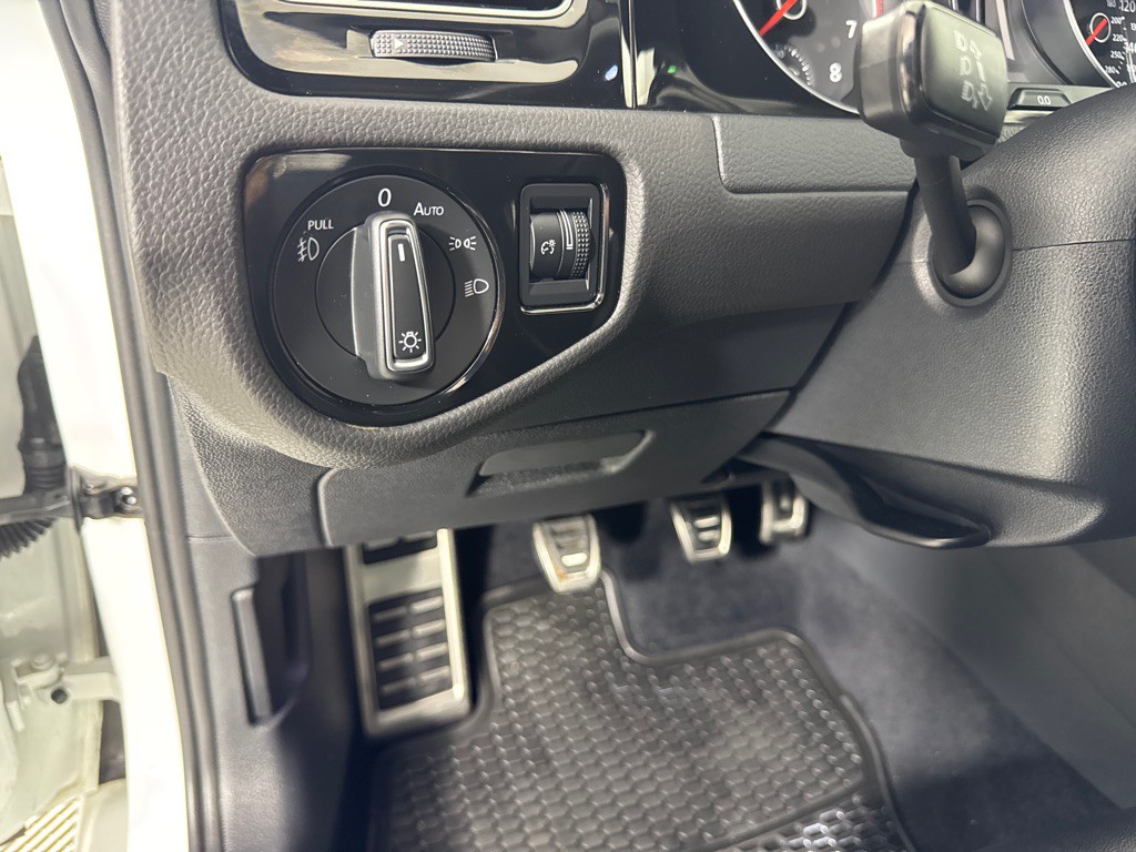 2021 Volkswagen GTI Image 16