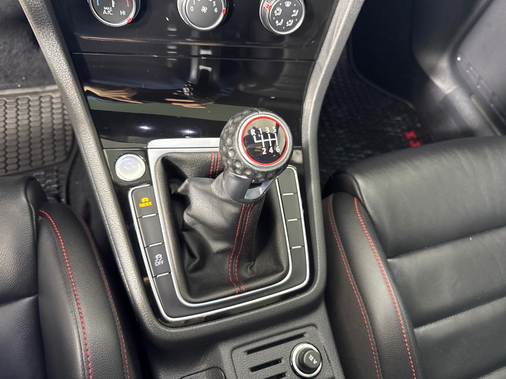 2021 Volkswagen GTI Image 21