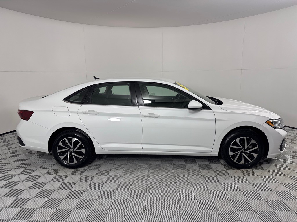 2024 Volkswagen Jetta Image 4