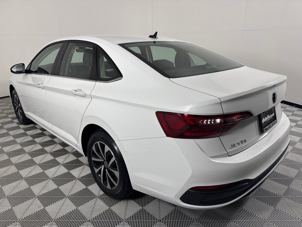 2024 Volkswagen Jetta Image 8