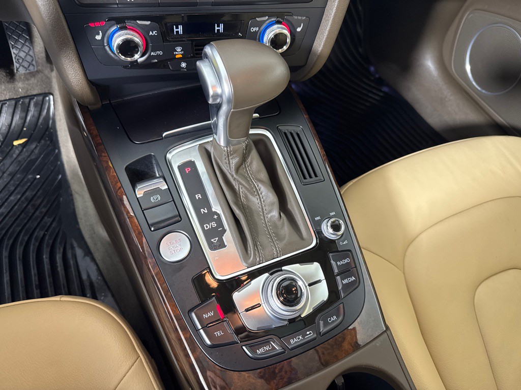 2016 Audi A4 Image 17