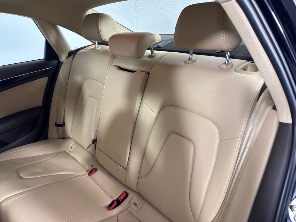 2016 Audi A4 Image 19