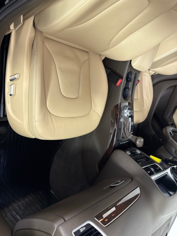 2016 Audi A4 Image 22