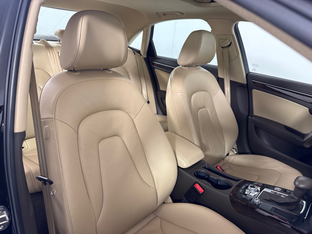 2016 Audi A4 Image 23