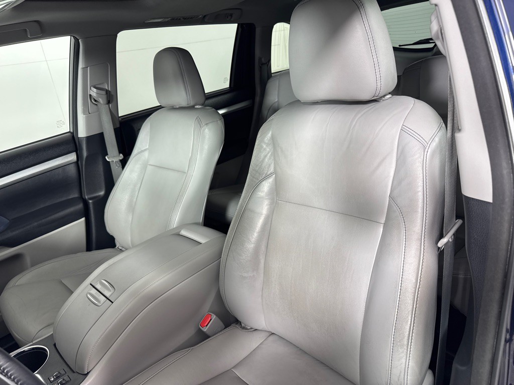 2014 Toyota Highlander Image 12