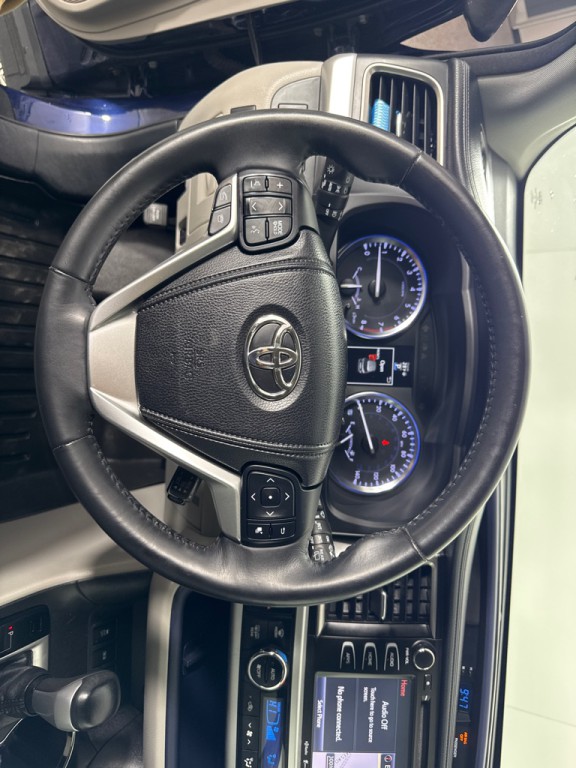 2014 Toyota Highlander Image 15