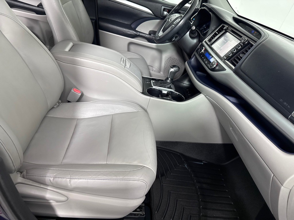 2014 Toyota Highlander Image 24