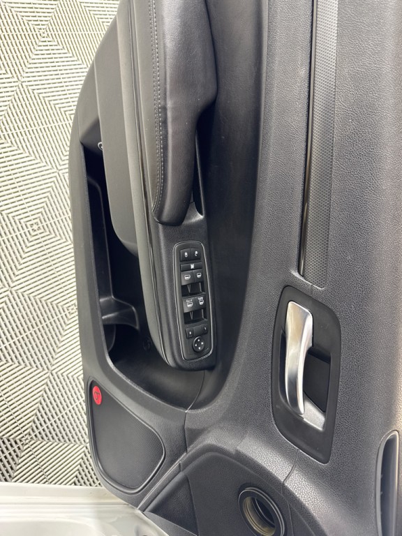 2013 Chrysler 300 Image 10