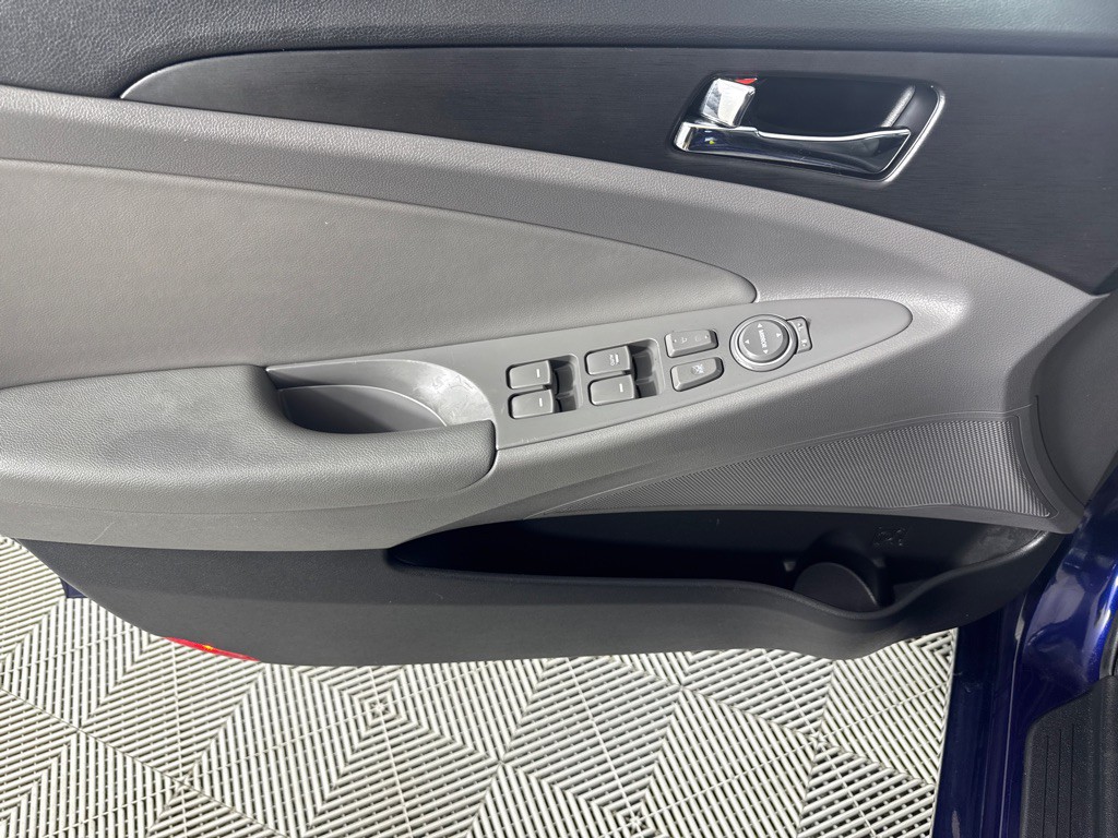 2012 Hyundai Sonata Image 12