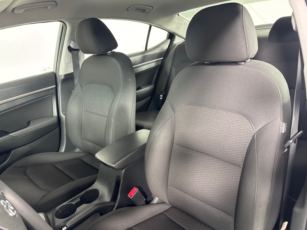2020 Hyundai Elantra Image 15