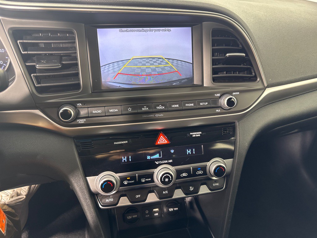 2020 Hyundai Elantra Image 19