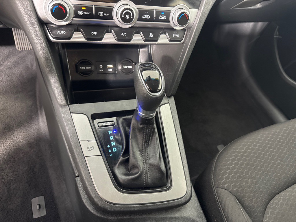 2020 Hyundai Elantra Image 20