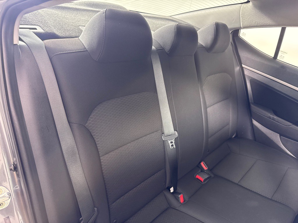 2020 Hyundai Elantra Image 24