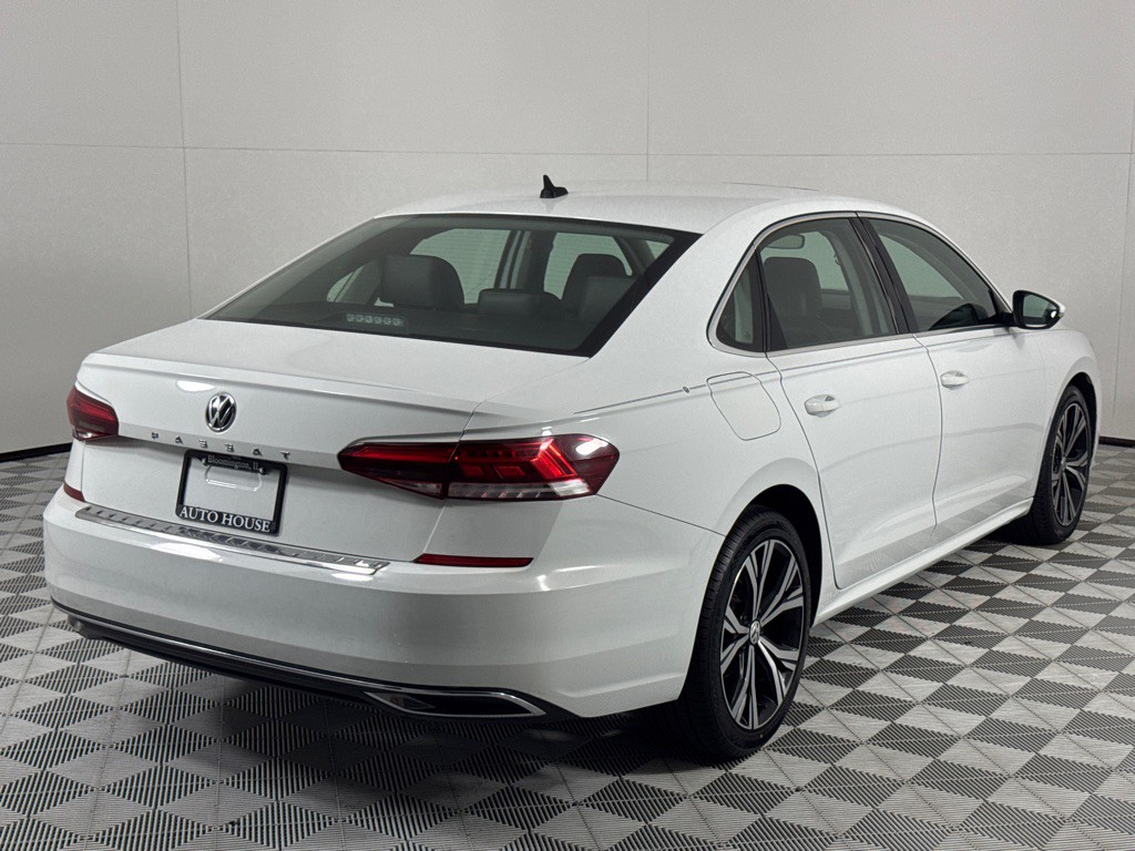 2021 Volkswagen Passat Image 5