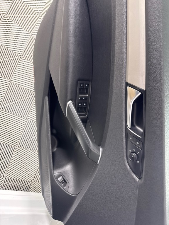 2021 Volkswagen Passat Image 13