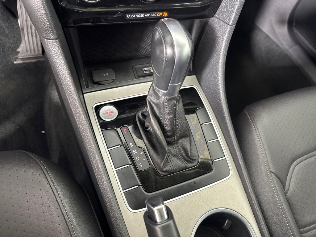 2021 Volkswagen Passat Image 21