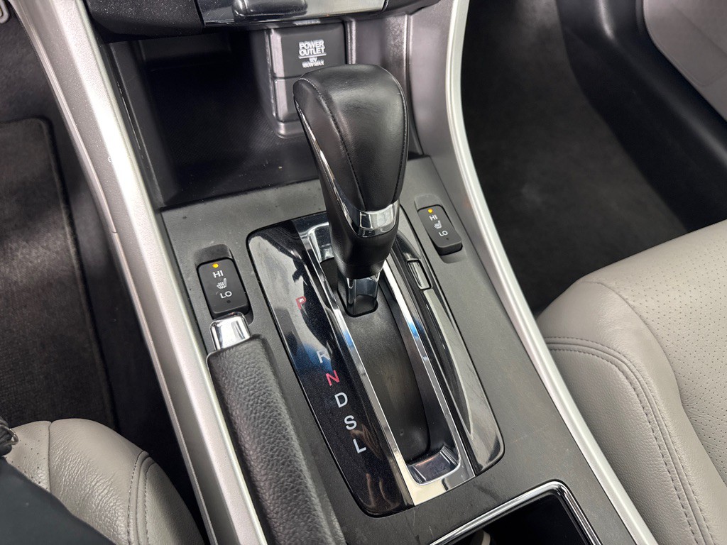 2013 Honda Accord Image 19