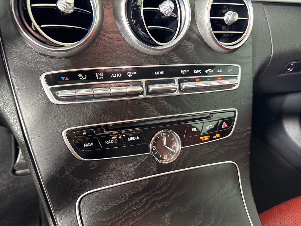 2017 Mercedes-Benz C-Class Image 19