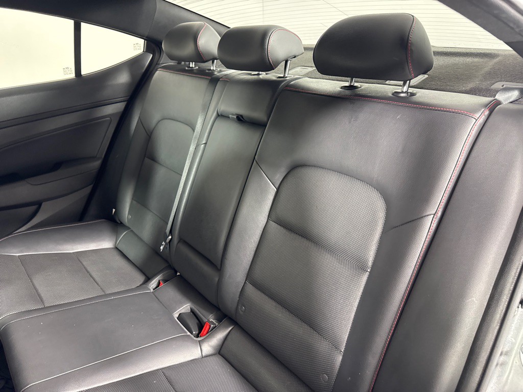 2017 Hyundai Elantra Image 20