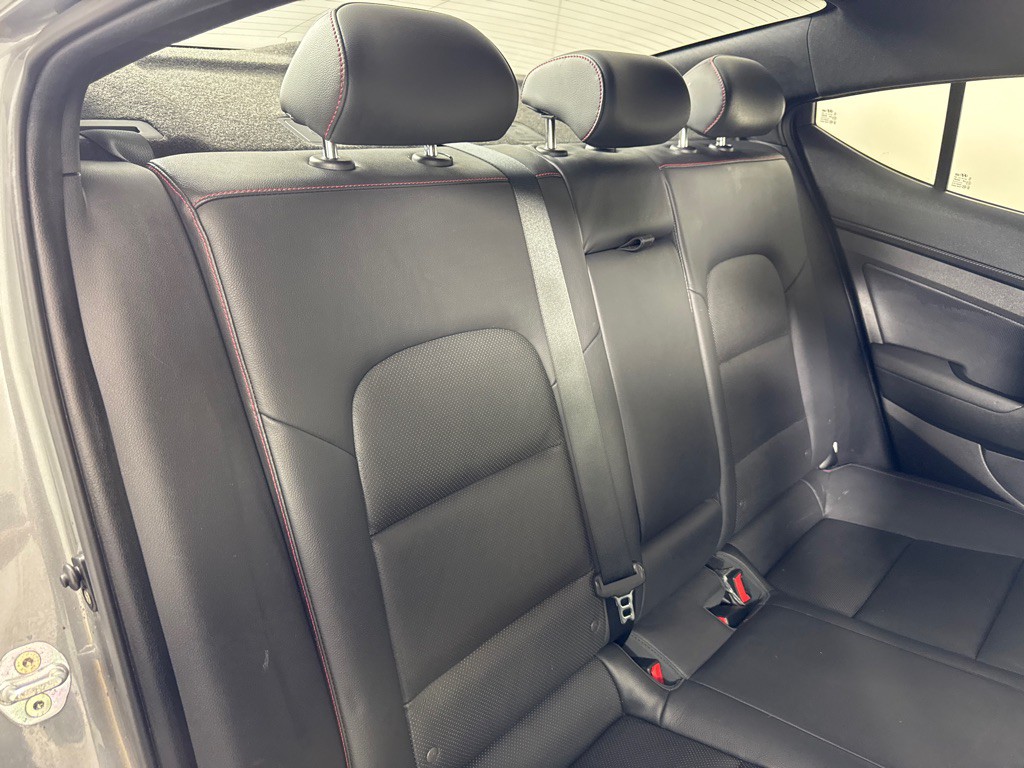 2017 Hyundai Elantra Image 22