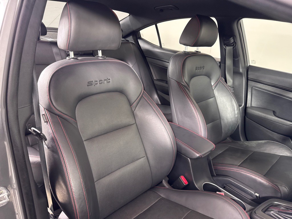 2017 Hyundai Elantra Image 24