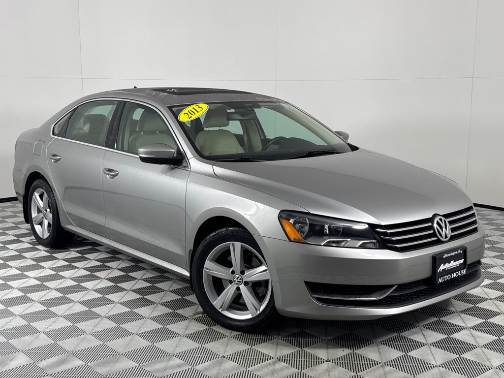 2013 Volkswagen Passat Image 2