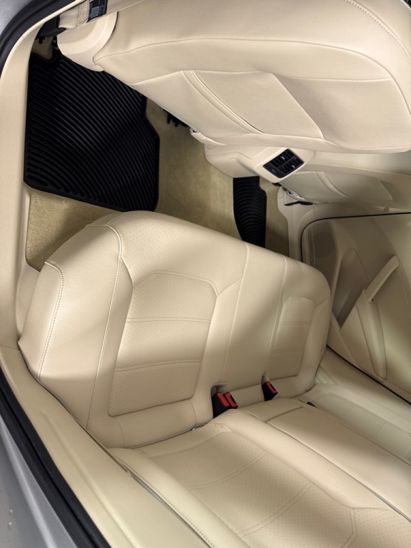 2013 Volkswagen Passat Image 19